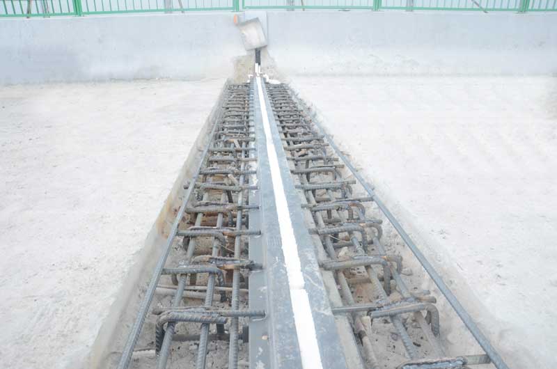 80型伸縮縫更換現場